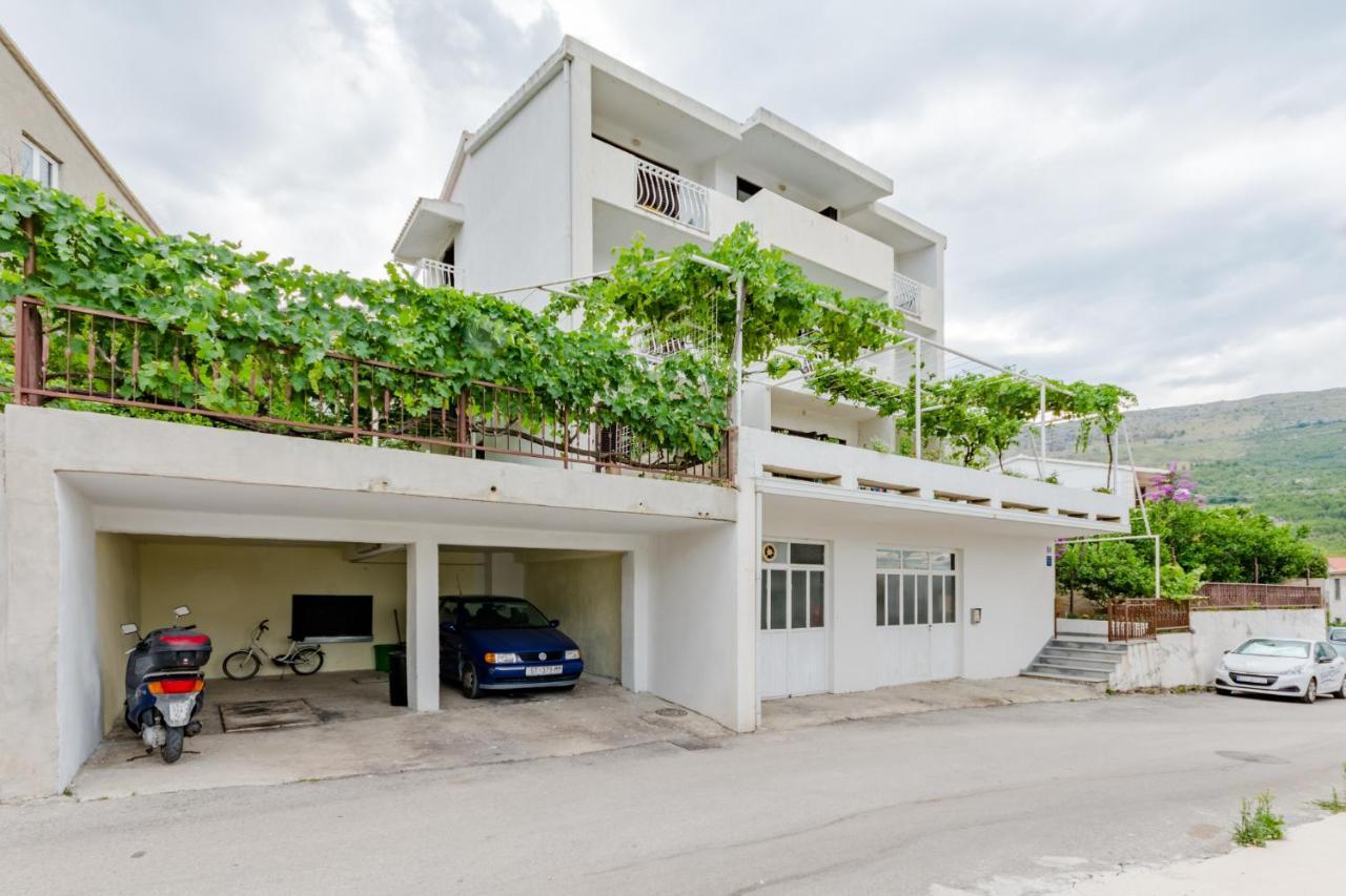 Apartments Flor De Lis Podstrana Buitenkant foto